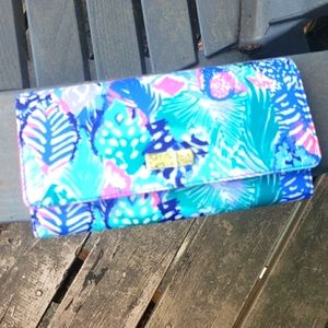 Lilly pulitzer travel wallet